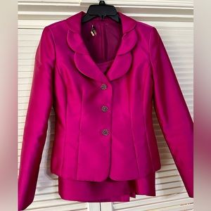Kasper Magenta Size 8 Skirt Suit